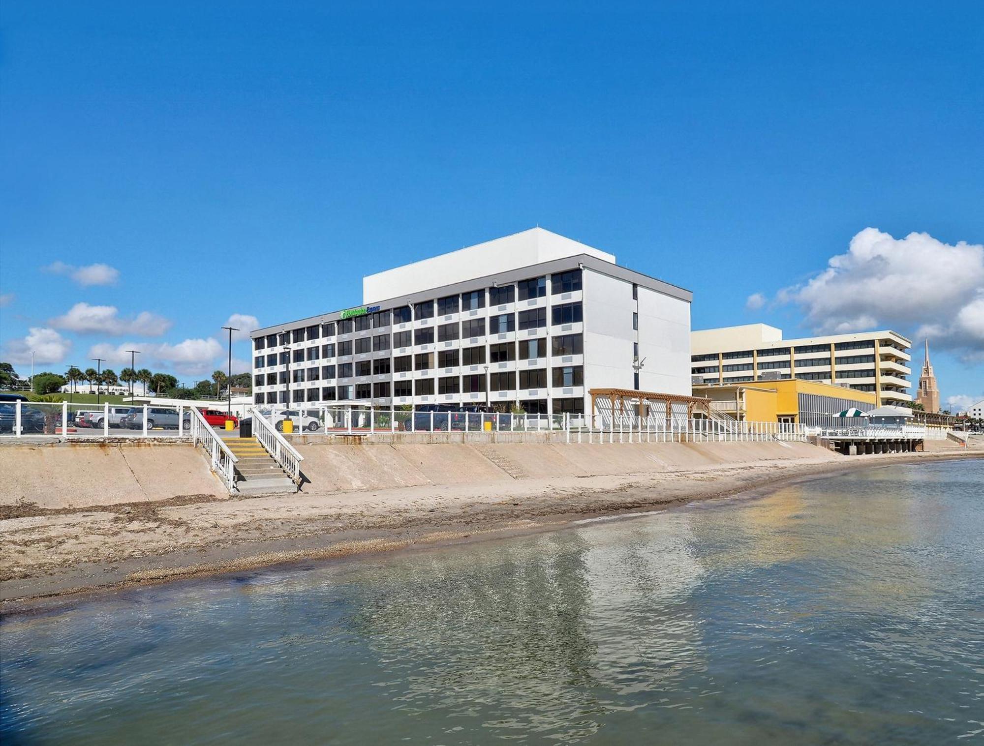 Holiday Inn Express Corpus Christi - Beachfront By Ihg Esterno foto